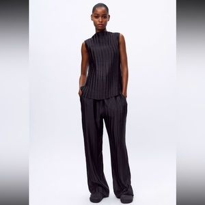 Brand new Zara pleated pants